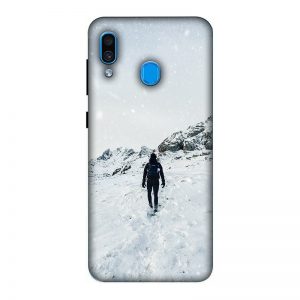 Trekker in Snow Samsung A30 Mobile Cover