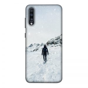 Trekker in Snow Samsung A70 Mobile Cover