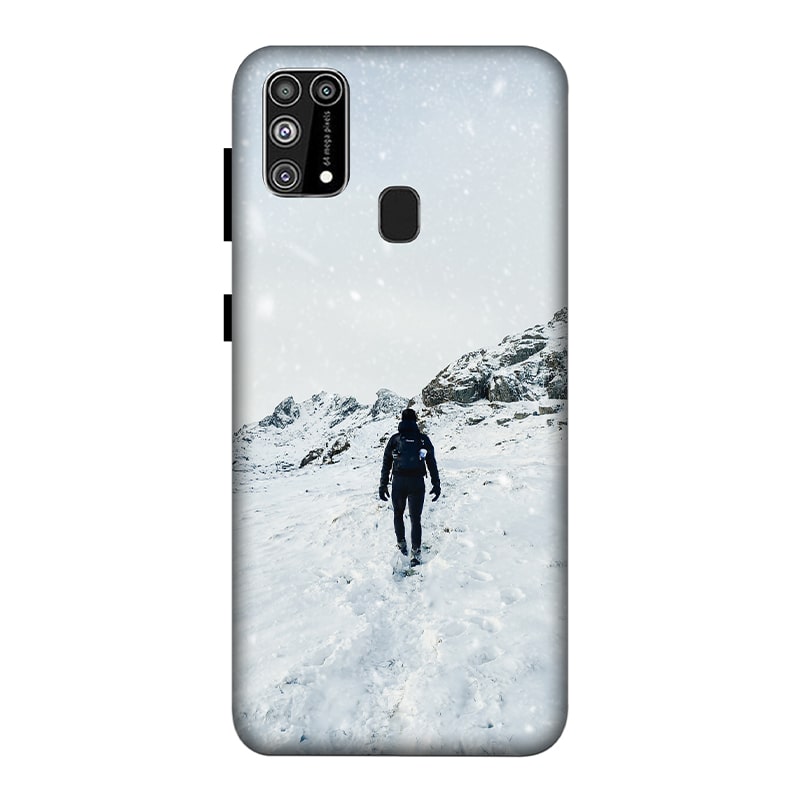 Trekker in Snow Samsung M31 Mobile Cover