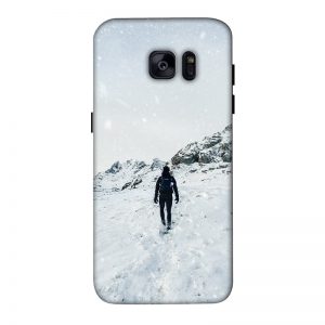 Trekker in Snow Samsung Galaxy S7 Edge Mobile Cover