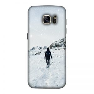 Trekker in Snow Samsung Galaxy S7 Mobile Cover