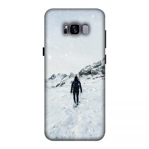 Trekker in Snow Samsung Galaxy S8 Mobile Cover