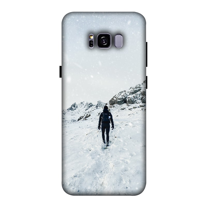 Trekker in Snow Samsung Galaxy S8 Mobile Cover