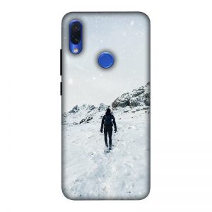 Trekker in Snow Redmi Note 7 Mobile Cover
