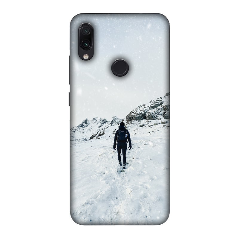 Trekker in Snow Redmi Note 7 Pro Mobile Cover